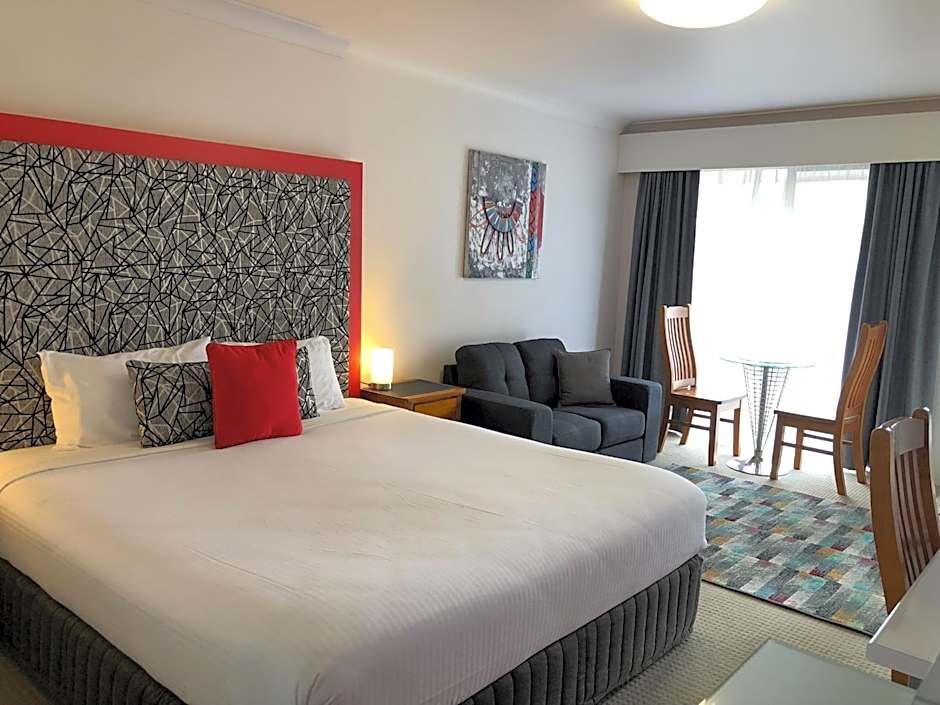 Avaleen Lodge Motor Inn