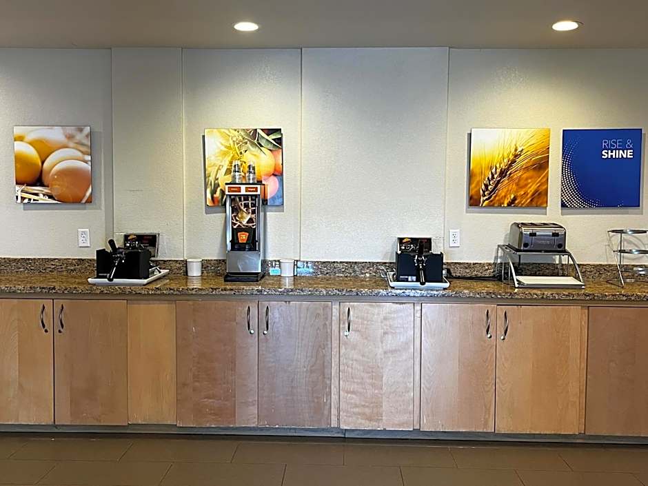 Comfort Suites Denver International Airport