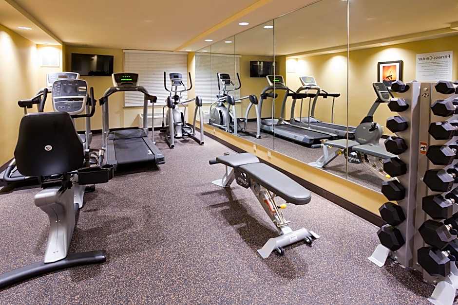 Holiday Inn Express and Suites Willmar By IHG