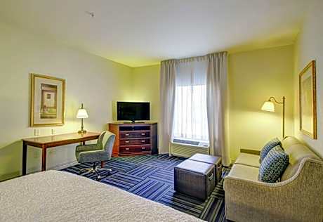 1 King Bed Study With Sofabed Nonsmoking