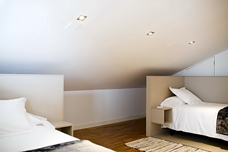 APARTMENT FOUR BEDROOMS