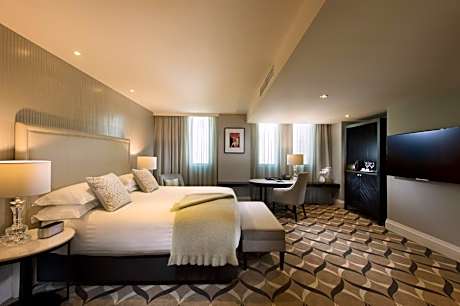 Premium King Room