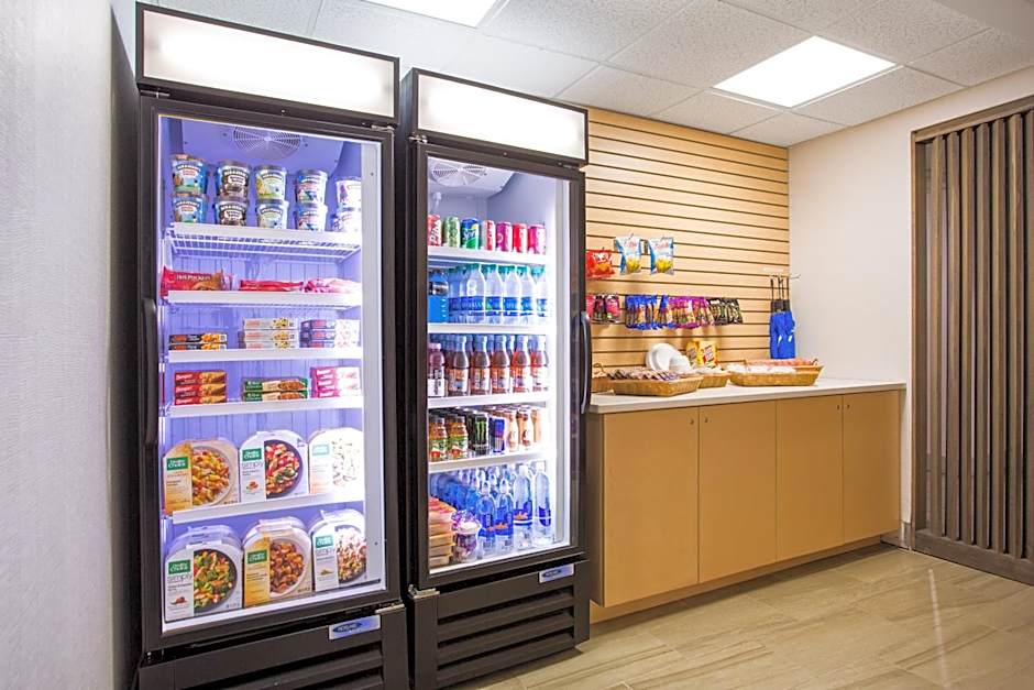 Holiday Inn Express and Suites - Petersburg - Fort Lee by IHG