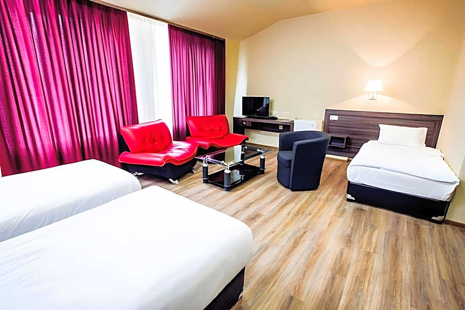 Yerevan Deluxe Hotel