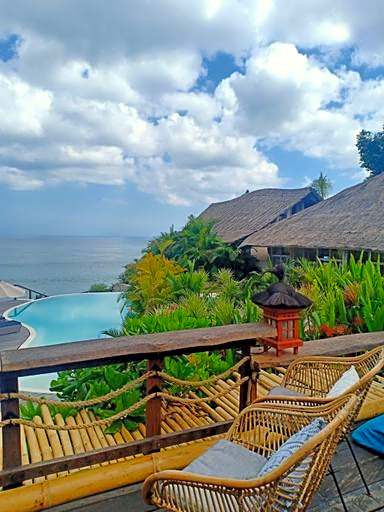 milo's home bungalow