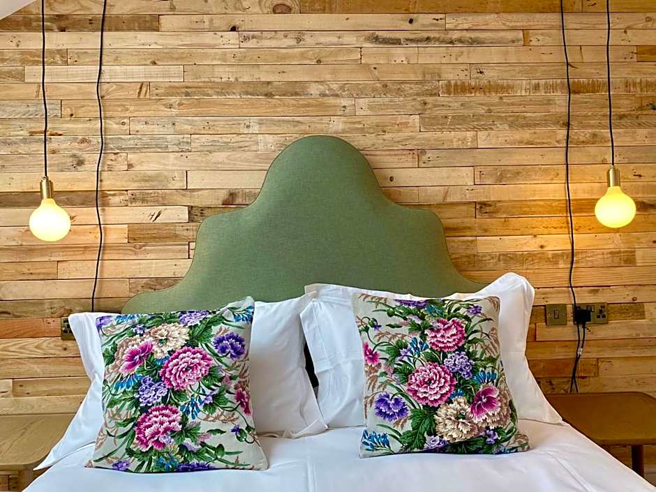 Railway House York by Chateau Anna