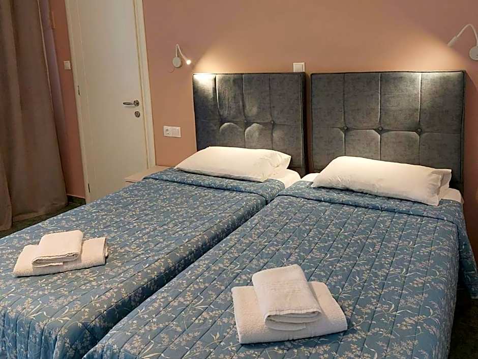 Dolphin Sea View Rooms