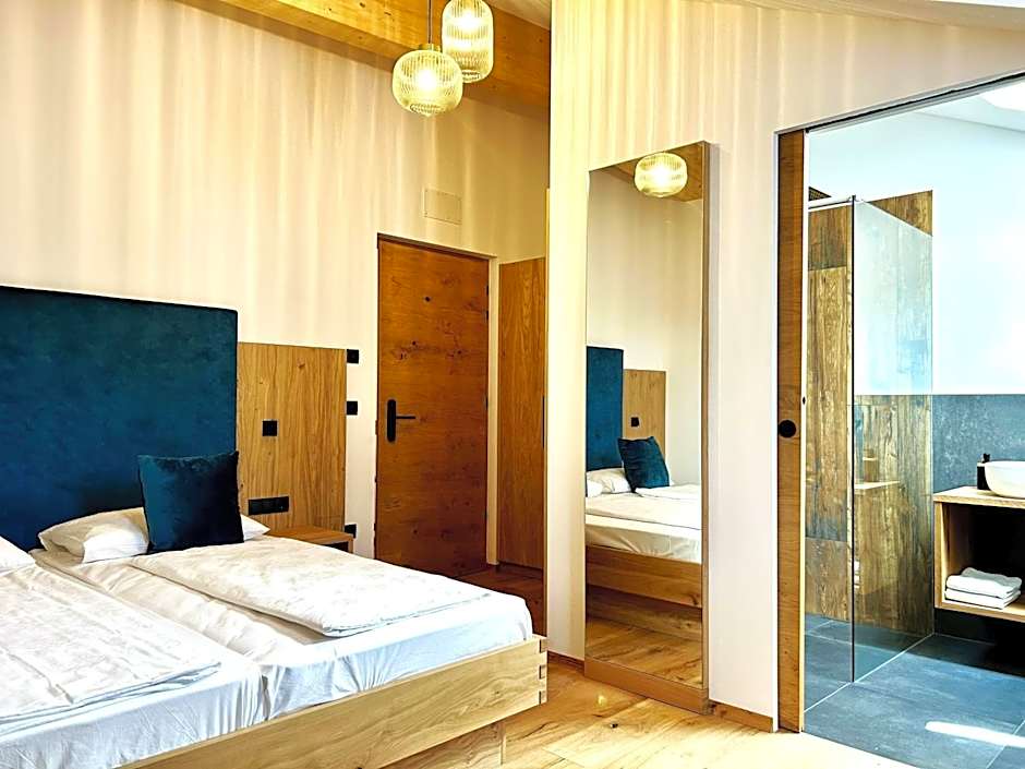 Photo 1 of 3 of Triple Room
