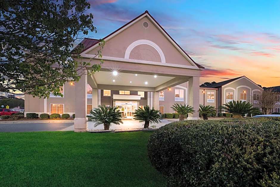 Red Roof Inn & Suites Albany, GA