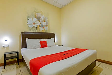 RedDoorz @ Iodium Residence Cikarang