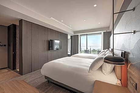 Building Serenity - Staycation Offer - Superior Family Junior Suite with Ocean View include Tipsy Hour