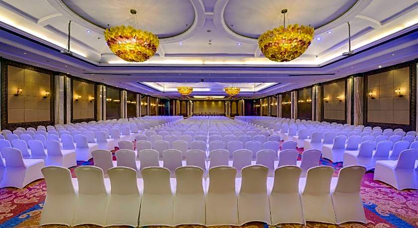 Mayfair Convention Hotel