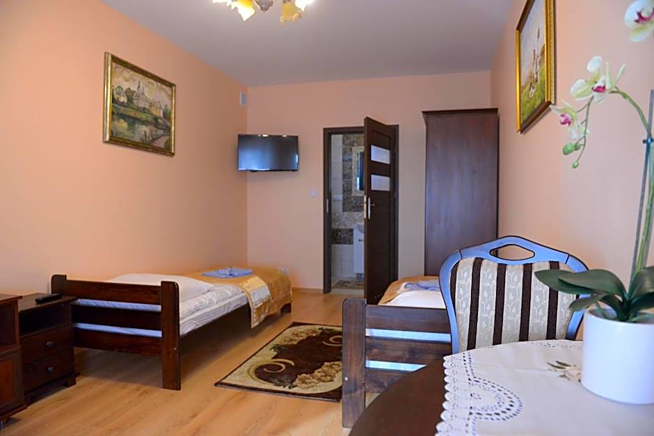 Hotelik Pod Lwami