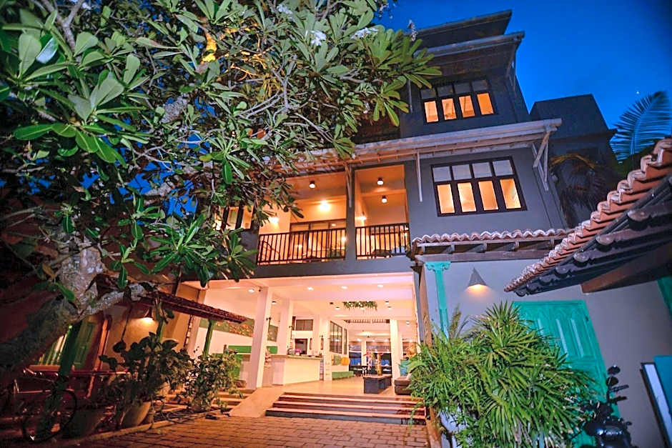 At Ease Beach Hotel