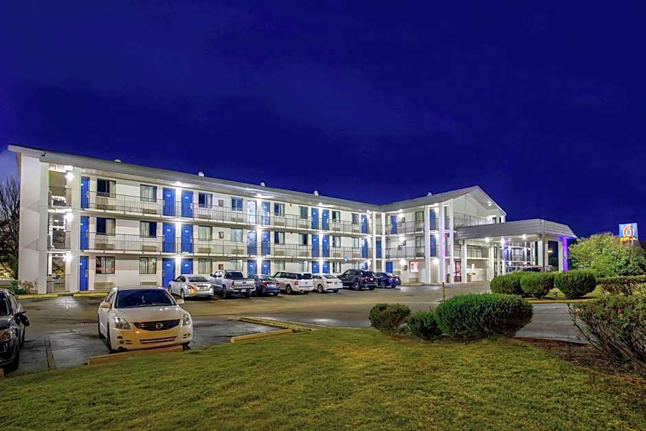 Motel 6-Jackson, MS