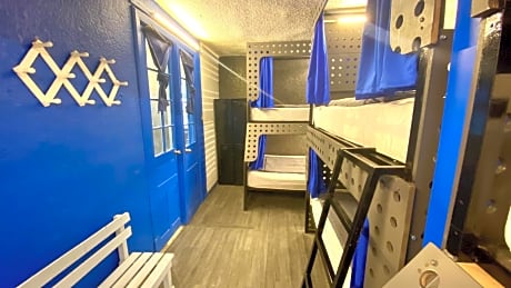 Mixed Dormitory Room