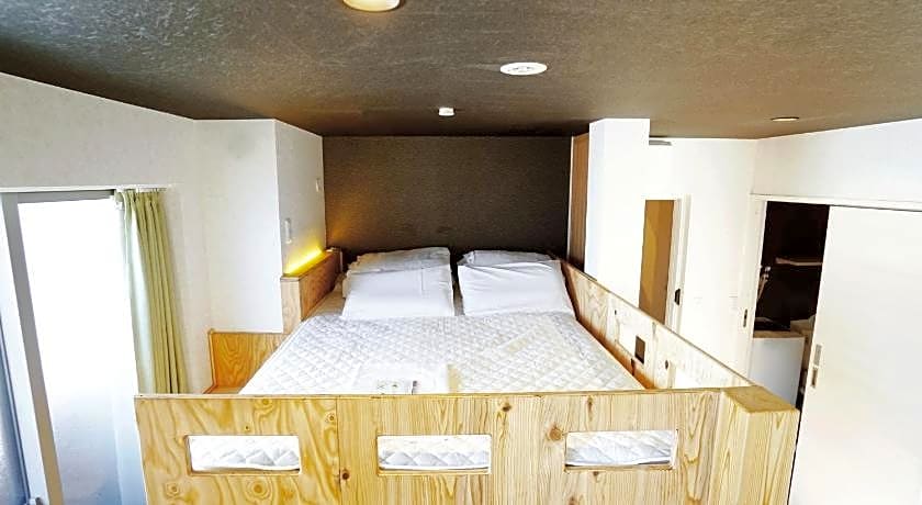 Poly Hostel Osaka