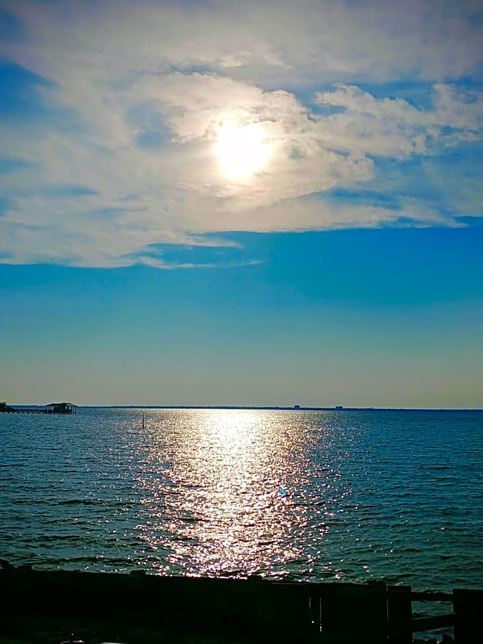 Quality Inn & Suites Gulf Breeze Bayside near Pensacola Beach