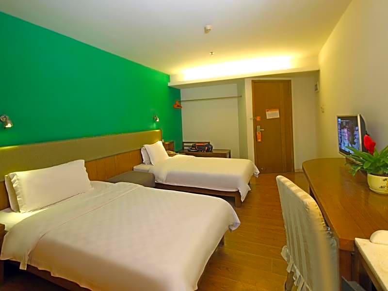 Liwan Lake Garden Inn