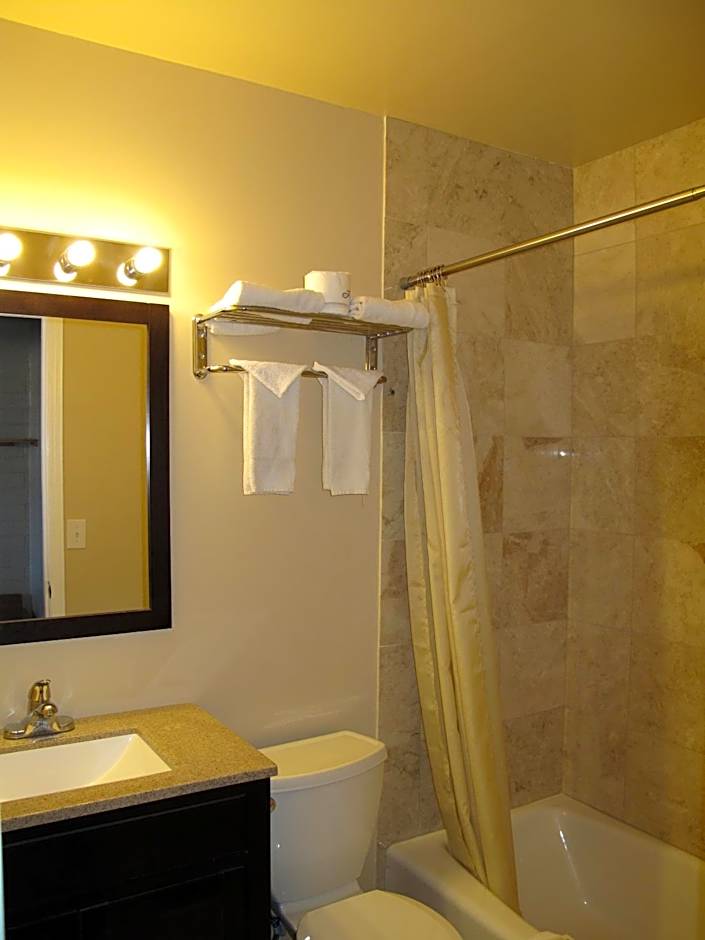 Hotel West Inn NAU - Downtown Flagstaff