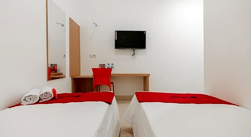 RedDoorz @ Graha Cemerlang Maros