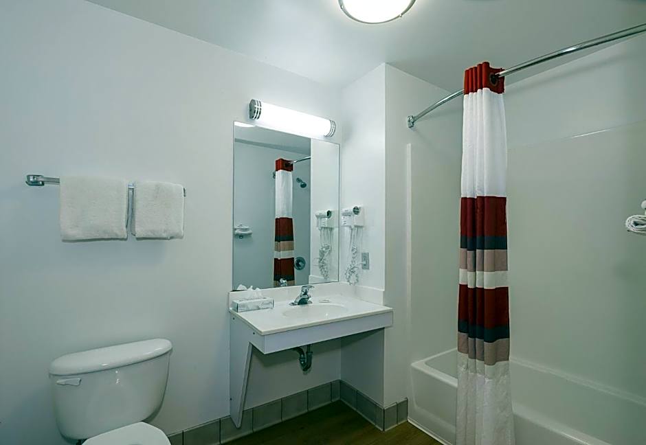 Red Roof Inn Columbus - Hebron