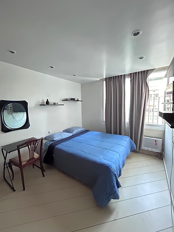 Refúgio praiano: Apto reformado a 100m da praia