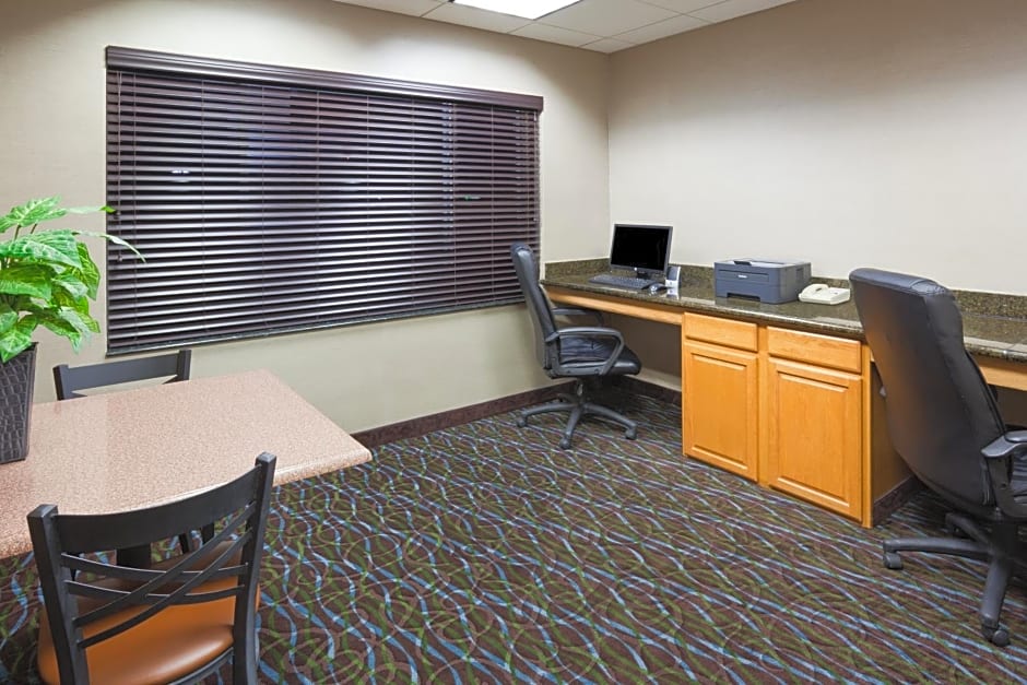 Holiday Inn Express Hotel And Suites Aberdeen By IHG