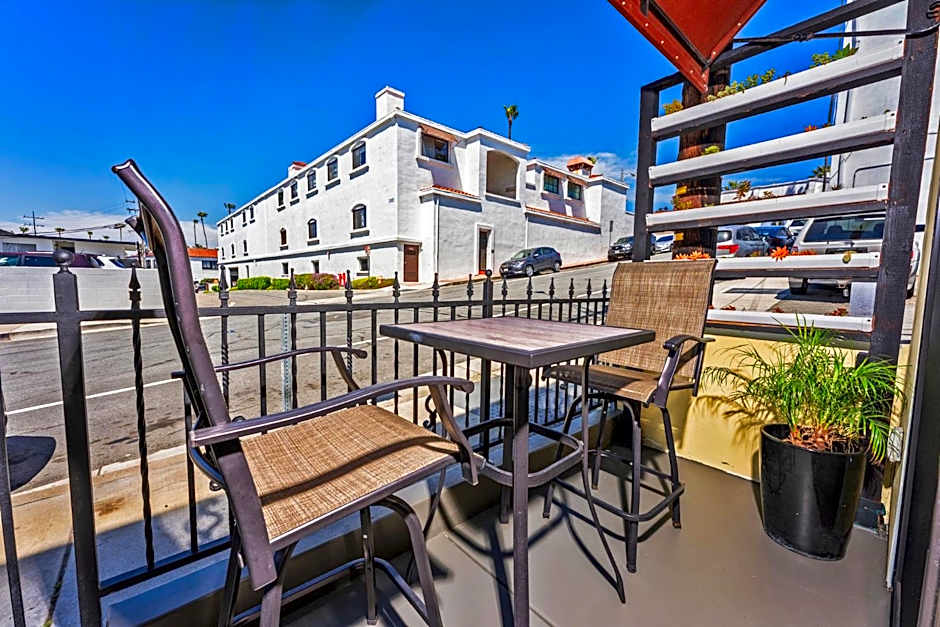 Nomads Hotel