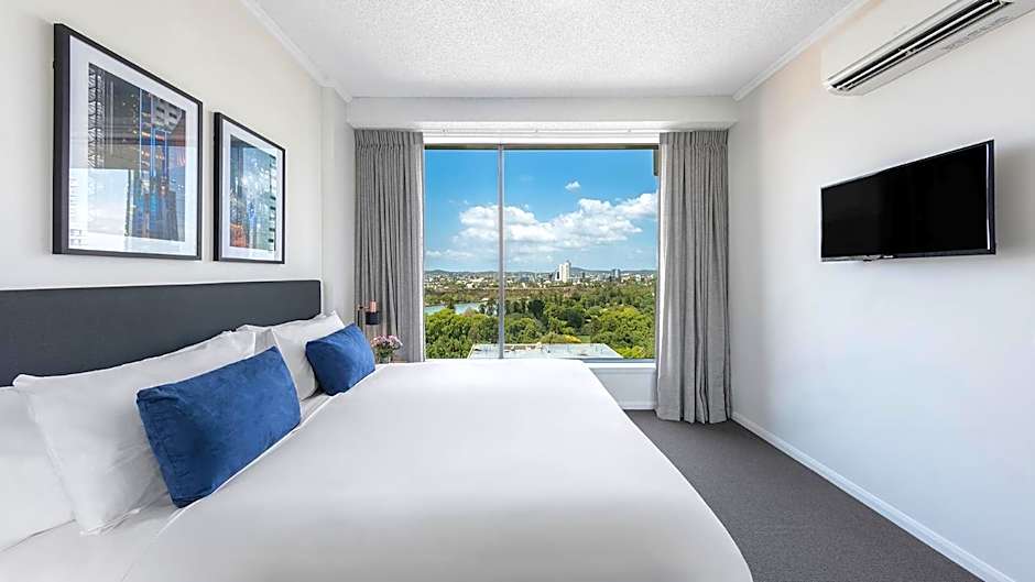Oaks Brisbane on Margaret Suites