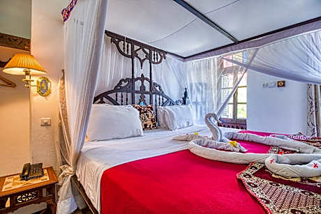 Deluxe Sea View Suite