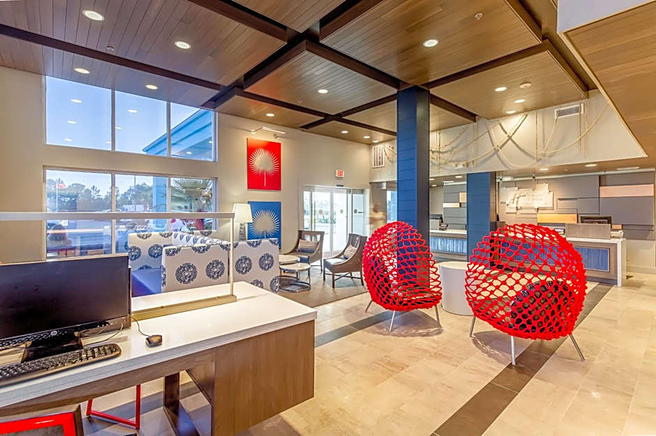 Holiday Inn Express Orange Beach - On The Beach By IHG