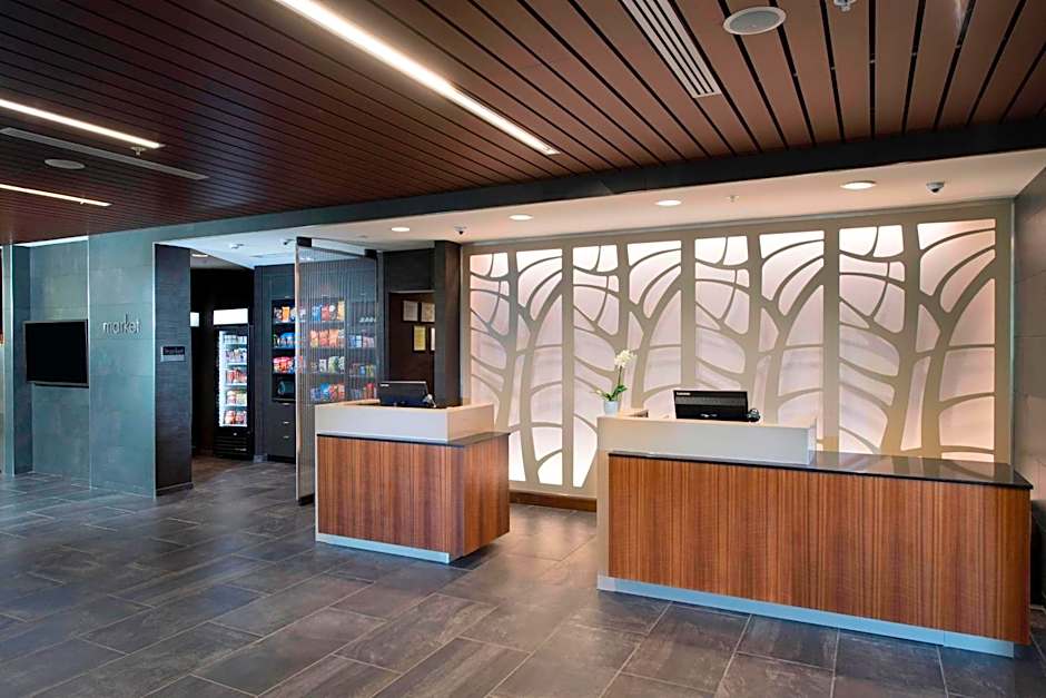 Courtyard by Marriott Atlanta Alpharetta/Avalon Area