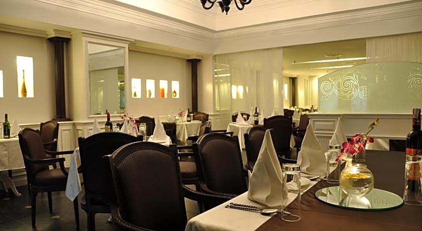 The Central Court Hotel