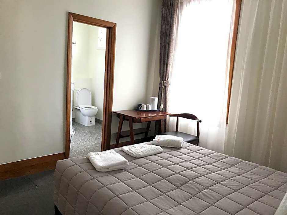 Te Puia Hot Springs Hotel