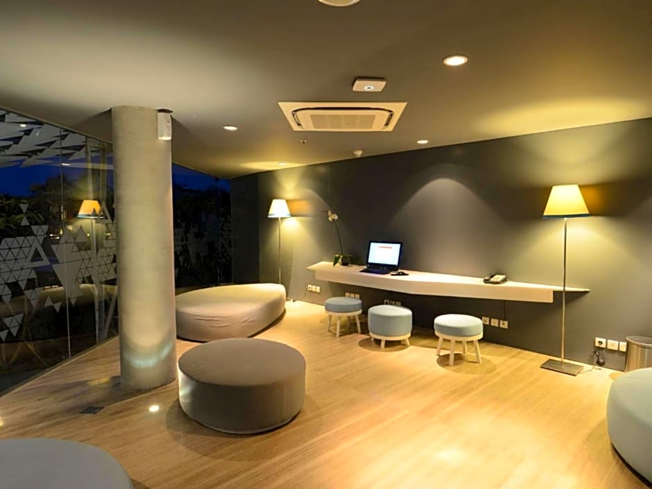 Ize Hotel Seminyak