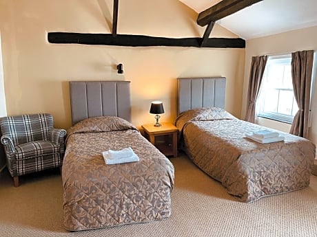 Twin Room with Private Bathroom