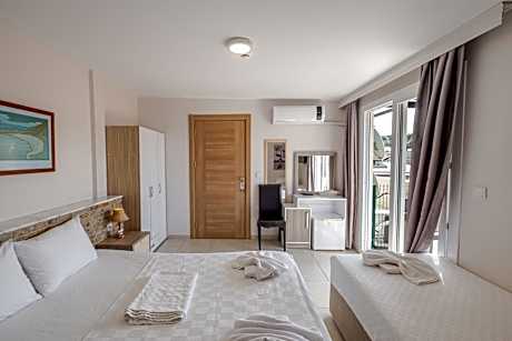 Triple Room with Balcony