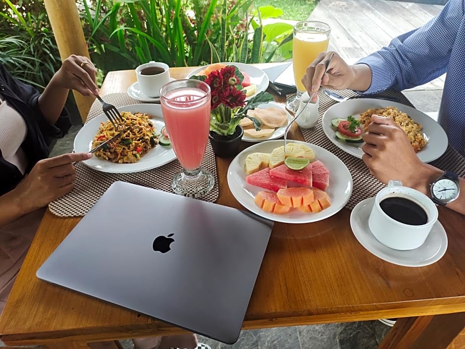 Kubu Sakian Villa and Restaurant Sidemen