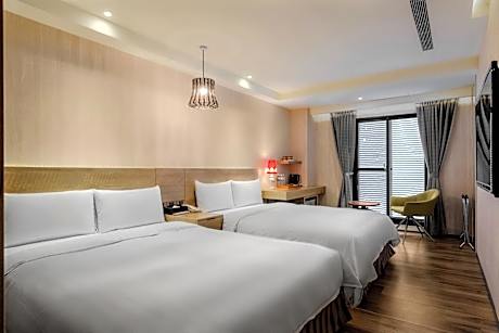 Deluxe Quadruple Room