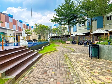 Aloha Guest House - 1 Male Only by ZUZU