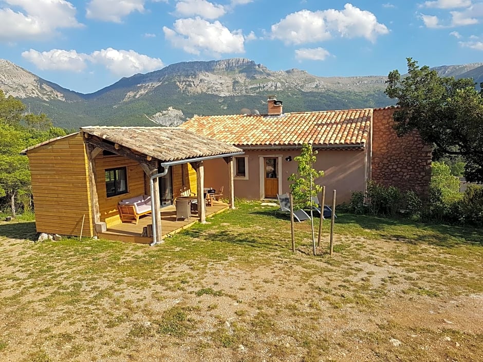 La Peyregoune, logement en pleine nature et table d'hôtes