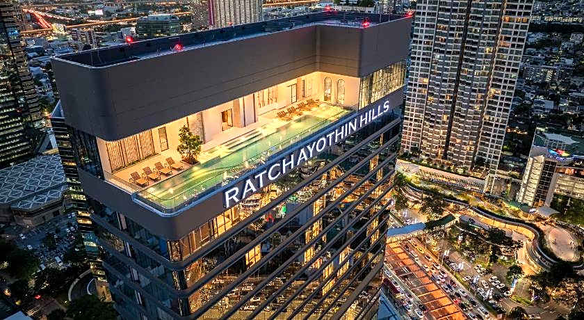 The Quarter Ratchayothin by UHG