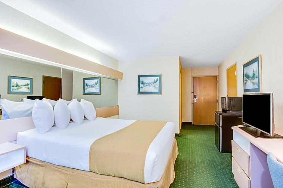 Microtel Inn & Suites by Wyndham Greensboro