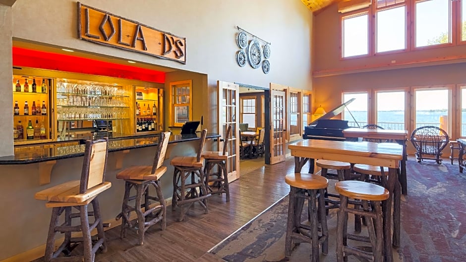 Best Western Premier The Lodge On Lake Detroit