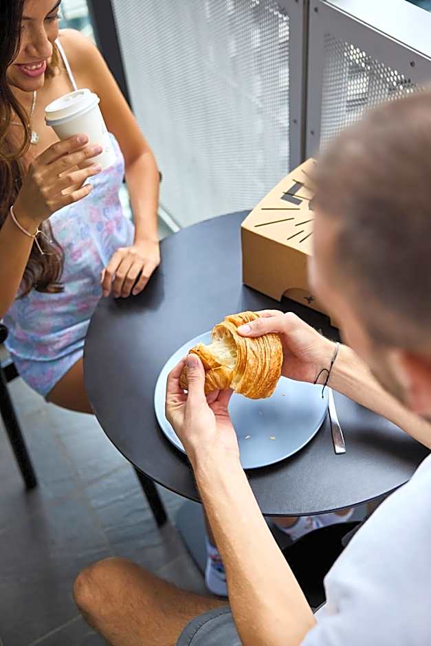 Brady Hotels Jones Lane