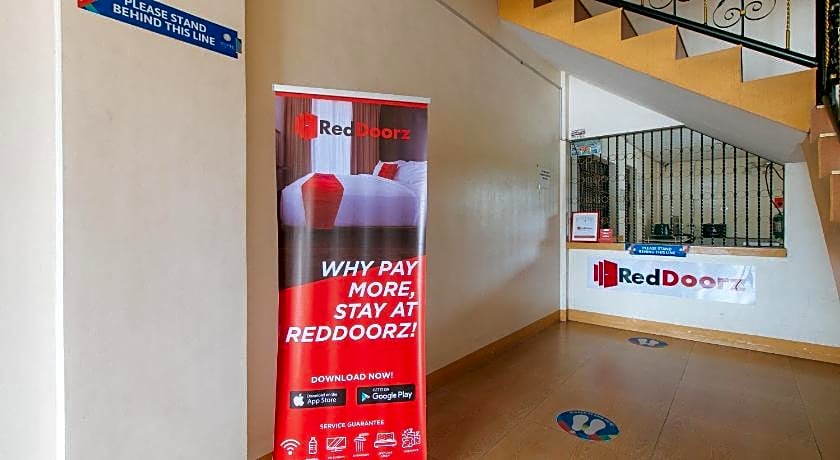 RedDoorz @ Golden Skye Hotel Guagua