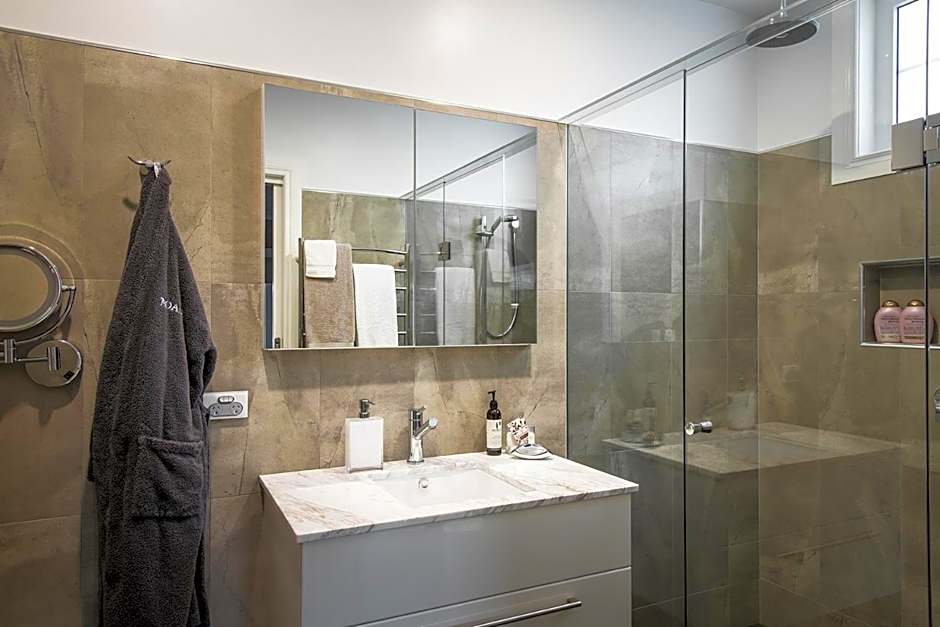 Noah's Stanley Luxury Bed and Breakfast