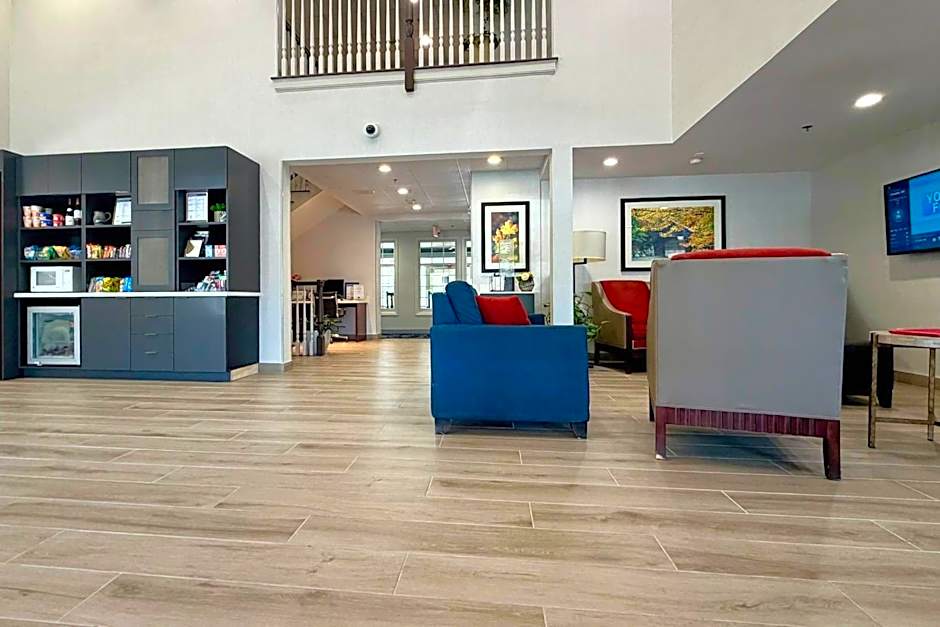 Comfort Inn & Suites Sturbridge-Brimfield