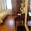 Aurelia Garden Gold B&B